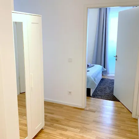 Moderne Ferienwohnung Mit Bodentiefer Dusche, Waschmaschine Und Kueche - 
