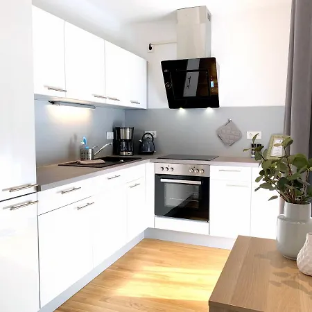 Moderne Ferienwohnung Mit Bodentiefer Dusche, Waschmaschine Und Kueche - 