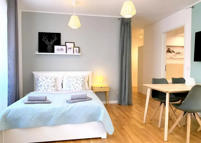 Moderne Ferienwohnung Mit Bodentiefer Dusche, Waschmaschine Und Kueche - \